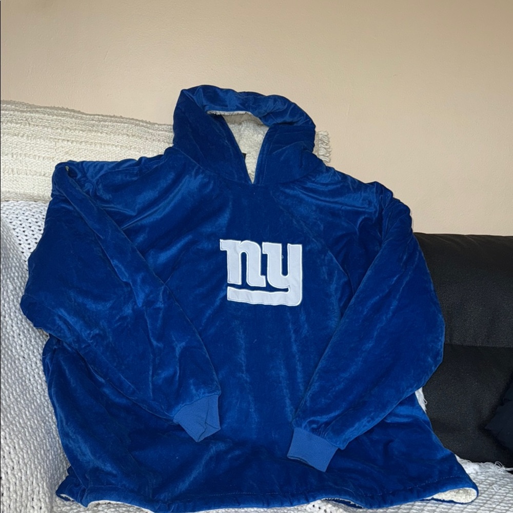 NY Giants reversible fuzzy pullover